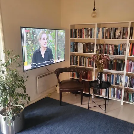 Hyggelig Raekkehus *